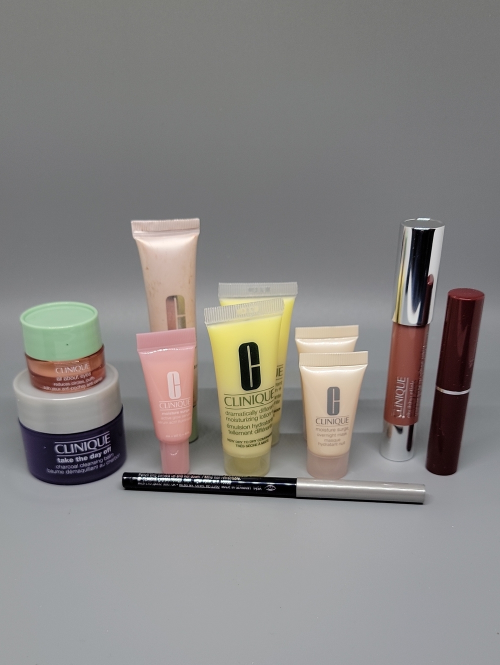 Clinique 11 Piece Makeup and Skincare Bundle